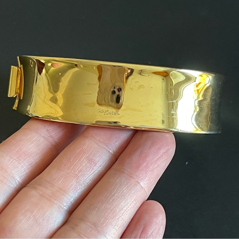 Vintage Monet Gold Tone Hinged Bangle Bracelet.